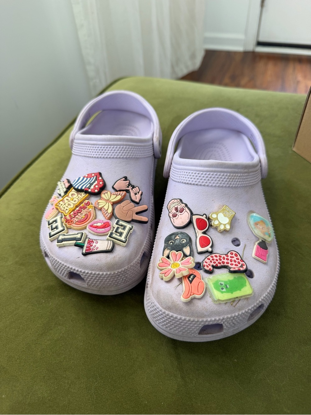 Crocs Classic Clog Lavender Purple W7 M5 + 20 Shoe Charms